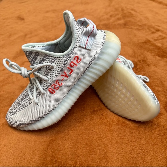 Yeezy 350 - Picture 4 of 5